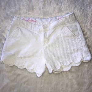 Lilly Pulitzer Buttercup white scalloped shorts 00